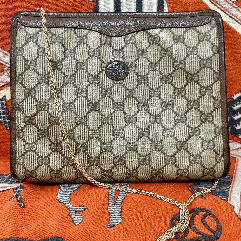 GUCCI ❤️🌟 GG MONOGRAM CLUTCH ⭐️